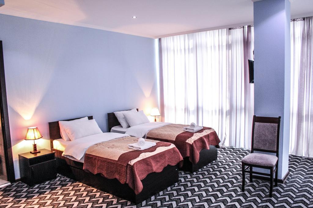 Royal Georgia Hotel Tbilisi Kamer foto