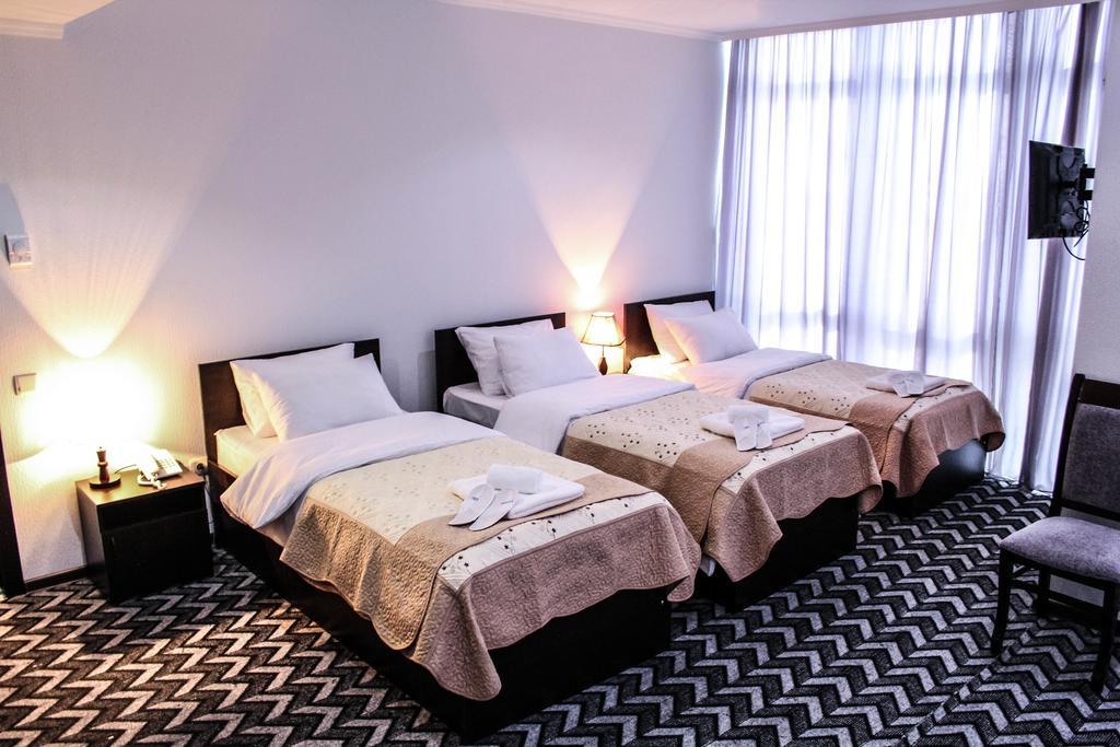 Royal Georgia Hotel Tbilisi Kamer foto