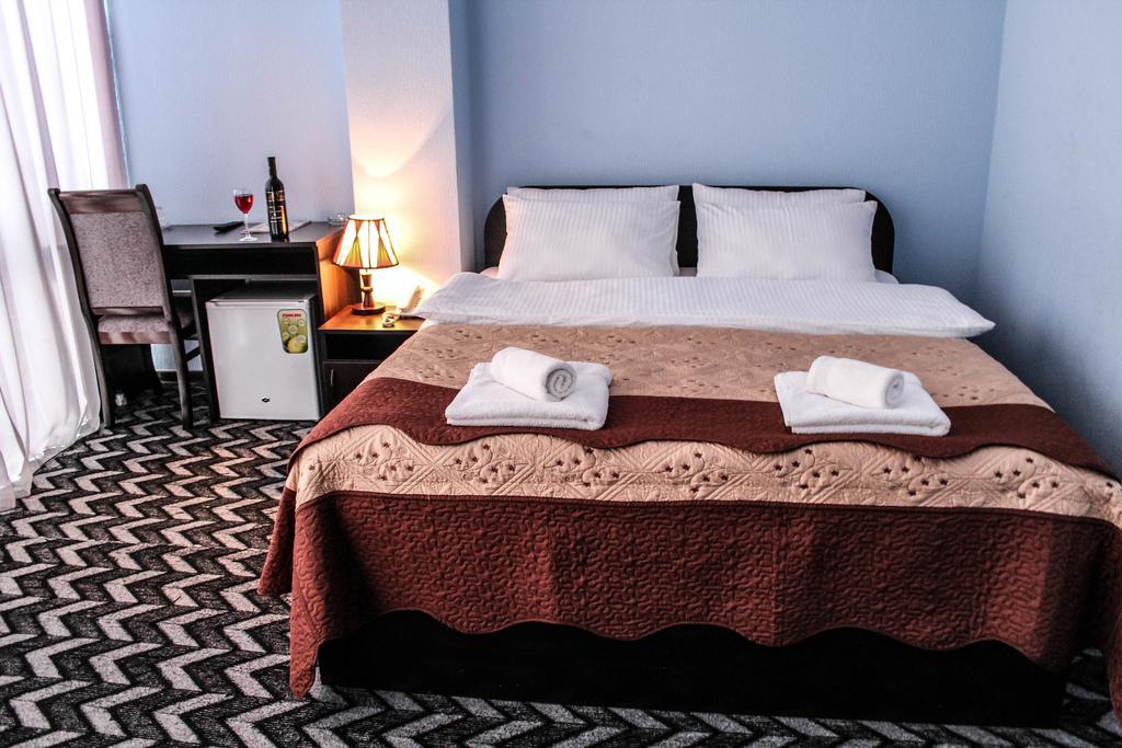 Royal Georgia Hotel Tbilisi Kamer foto