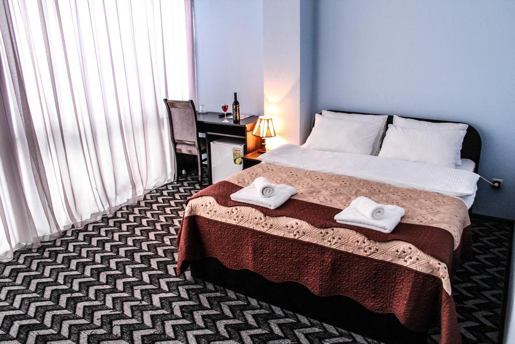 Royal Georgia Hotel Tbilisi Kamer foto