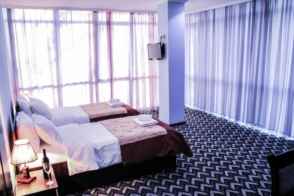 Royal Georgia Hotel Tbilisi Kamer foto