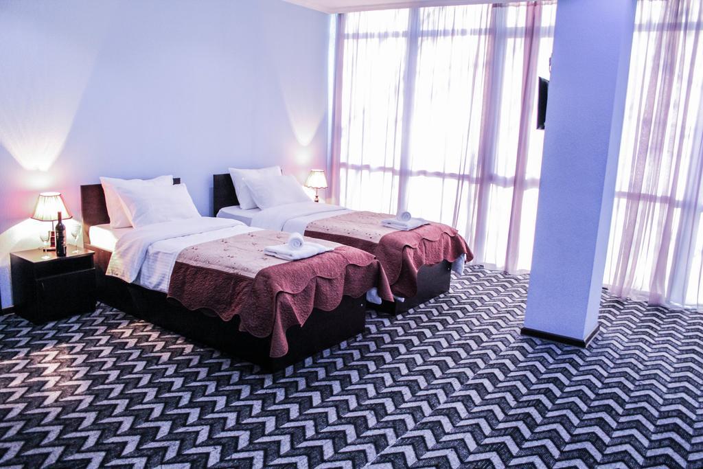 Royal Georgia Hotel Tbilisi Kamer foto