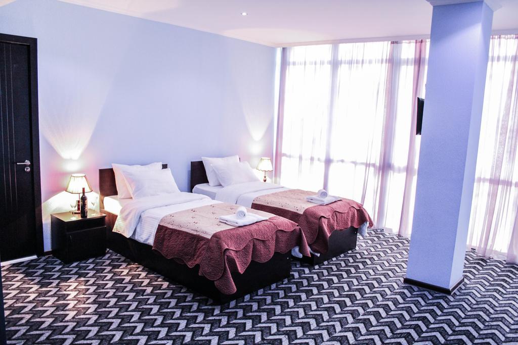 Royal Georgia Hotel Tbilisi Kamer foto
